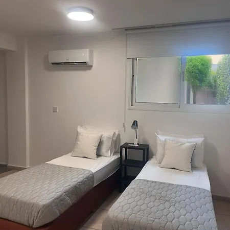 Phaedrus Living Hoopoe Residencies 001