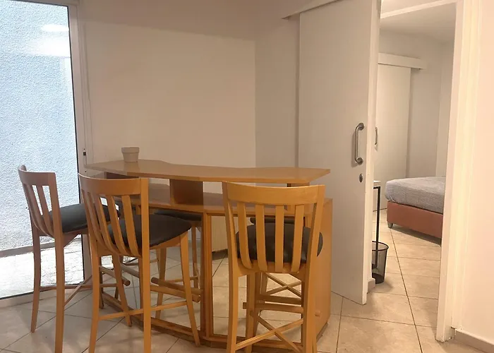 Διαμέρισμα Phaedrus Living Hoopoe Residencies 001